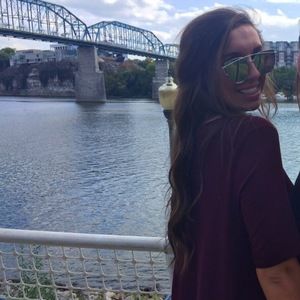 Meet your Posher, Madison